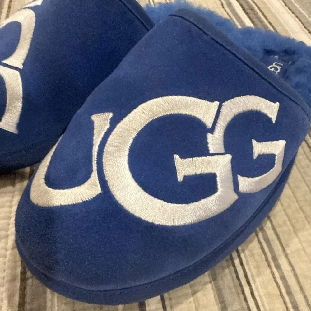Man's Slippers UGG Scuff Logo Size 8